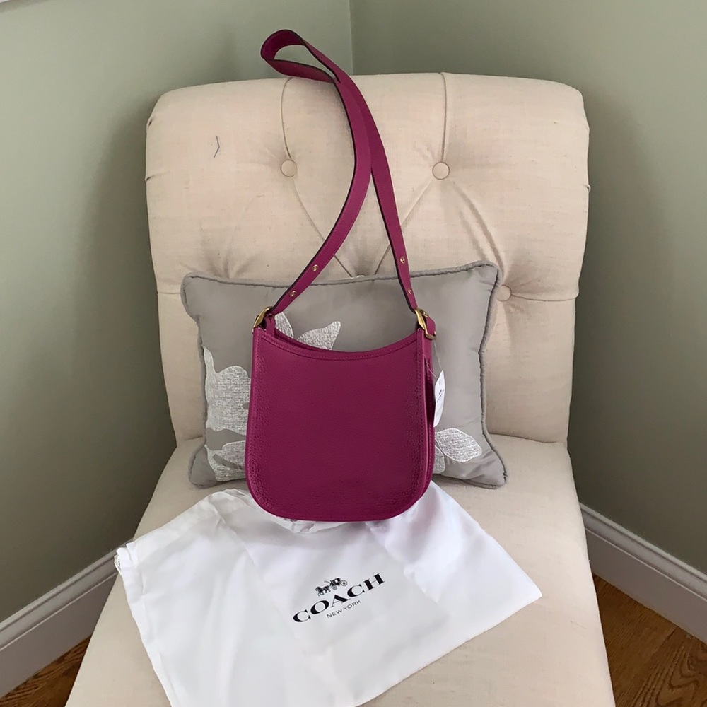 Coach NWT Emery 21 Hibiscus